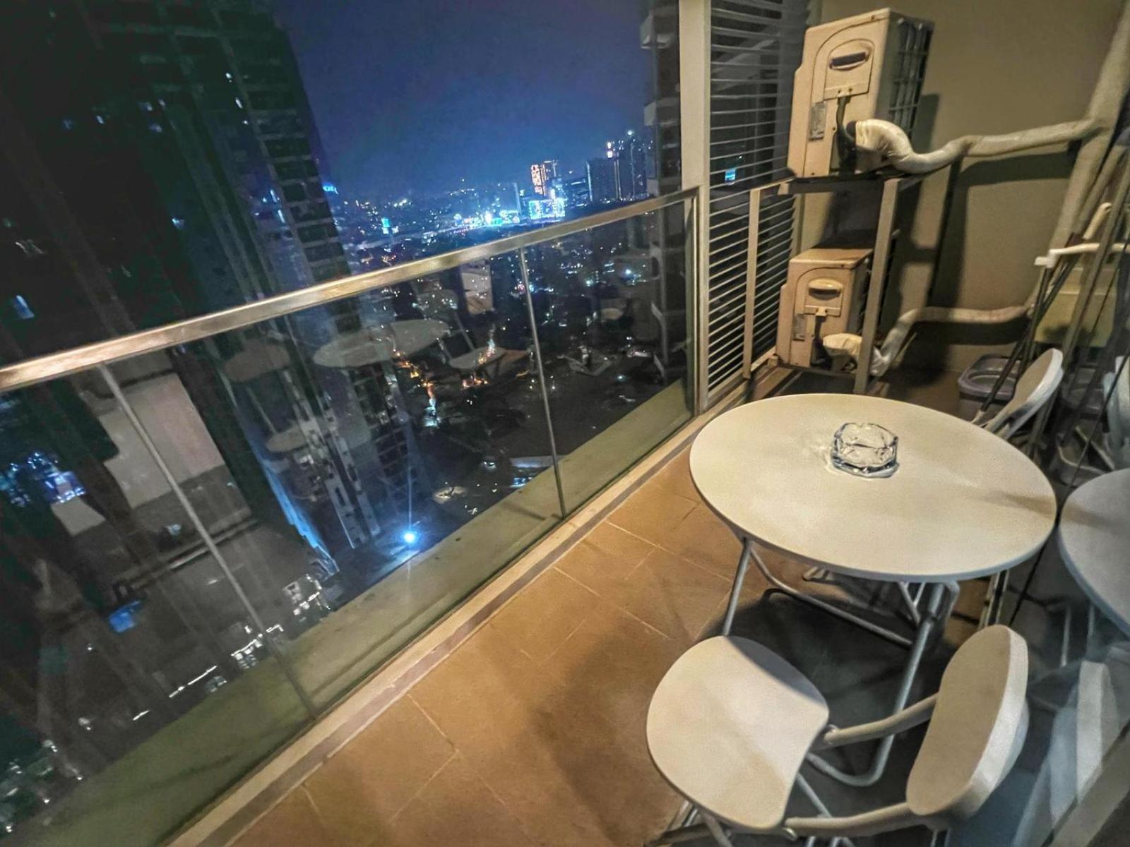 タギッグ Eg Private House -Bgc Uptownアパートホテル エクステリア 写真